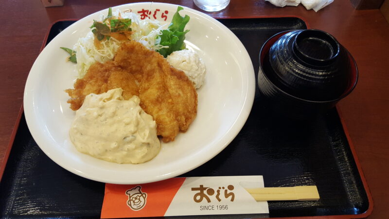 チキン南蛮（タルタルあり）の盛り付け