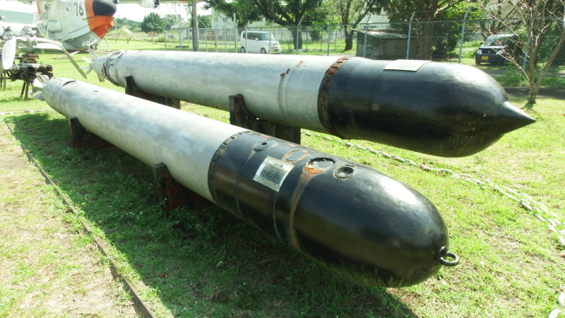 鹿屋航空基地史料館に展示されている八九式魚雷と九二式魚雷