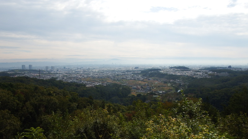 芥川城から高槻市街方面を望む眺望