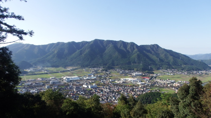 石踏の段から見下ろす丹波盆地の風景