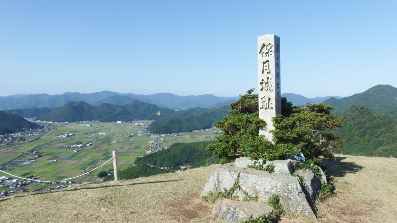 本丸空中ベンチのクローズアップと座席部分