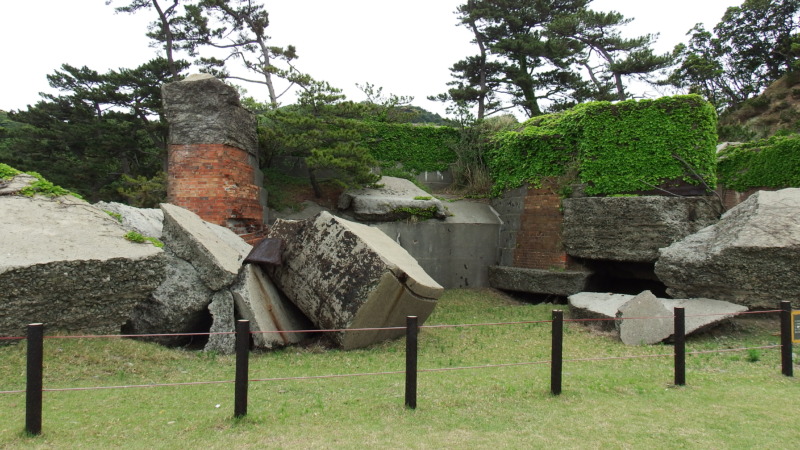 第２砲台跡の煉瓦壁（色味と積み方が印象的なレンガ）