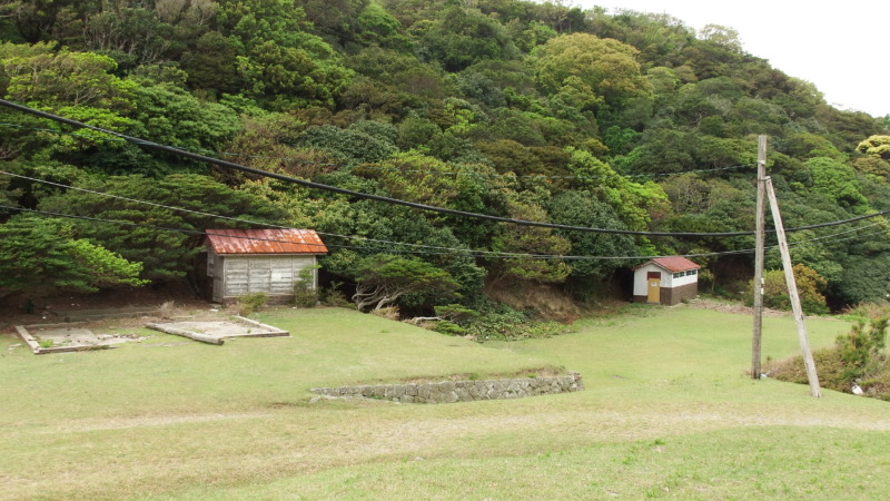 友ヶ島のキャンプ場風景（無人島のキャンプエリア）